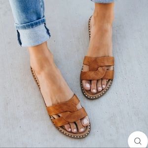 Vici Brianna Twisted Leather Sandal - Tan